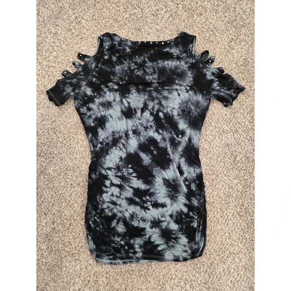 ROCK & REPUBLIC Studded Cold Shoulder Women's Black Tie Dye Top size Medium - Picture 2 of 7